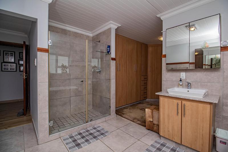9 Bedroom Property for Sale in Outeniqua Strand Western Cape